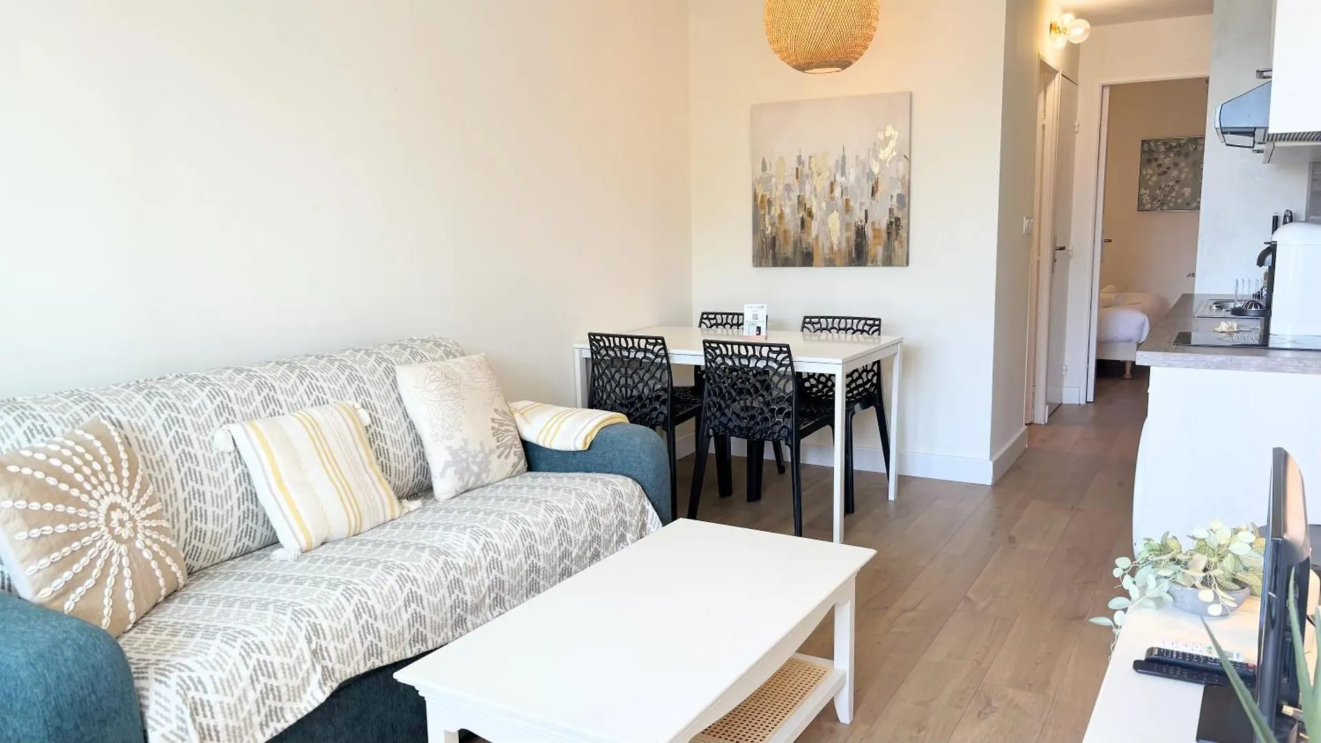 Apartment Appartement 0321, Piscine - Parking - Proche Plages - Palmazur Vacances Cannes