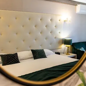 Le Fouquet's Otel