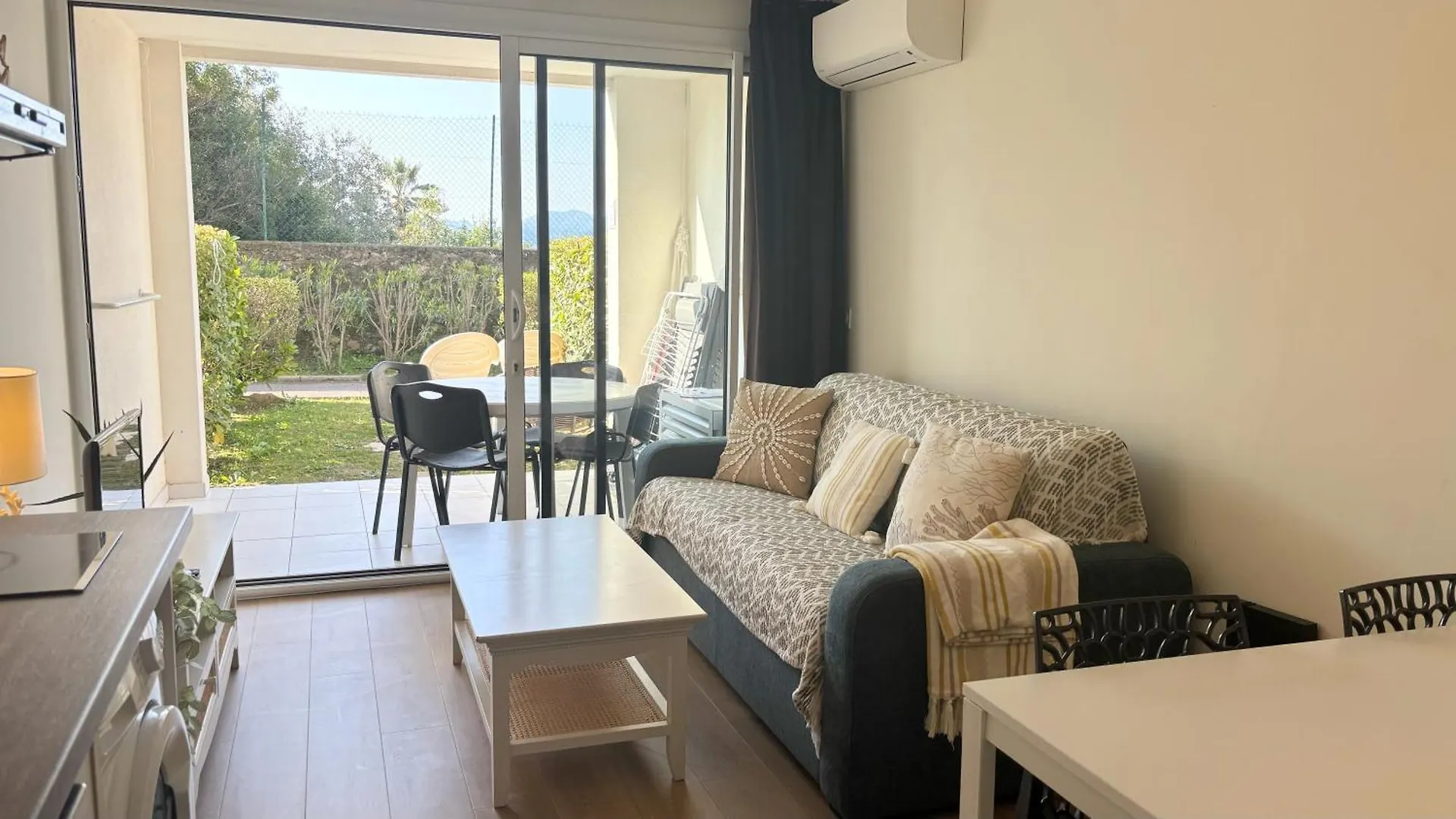 Résidence Villa Francia T2 avec Jardin By Palmazur Cannes 0*,  France