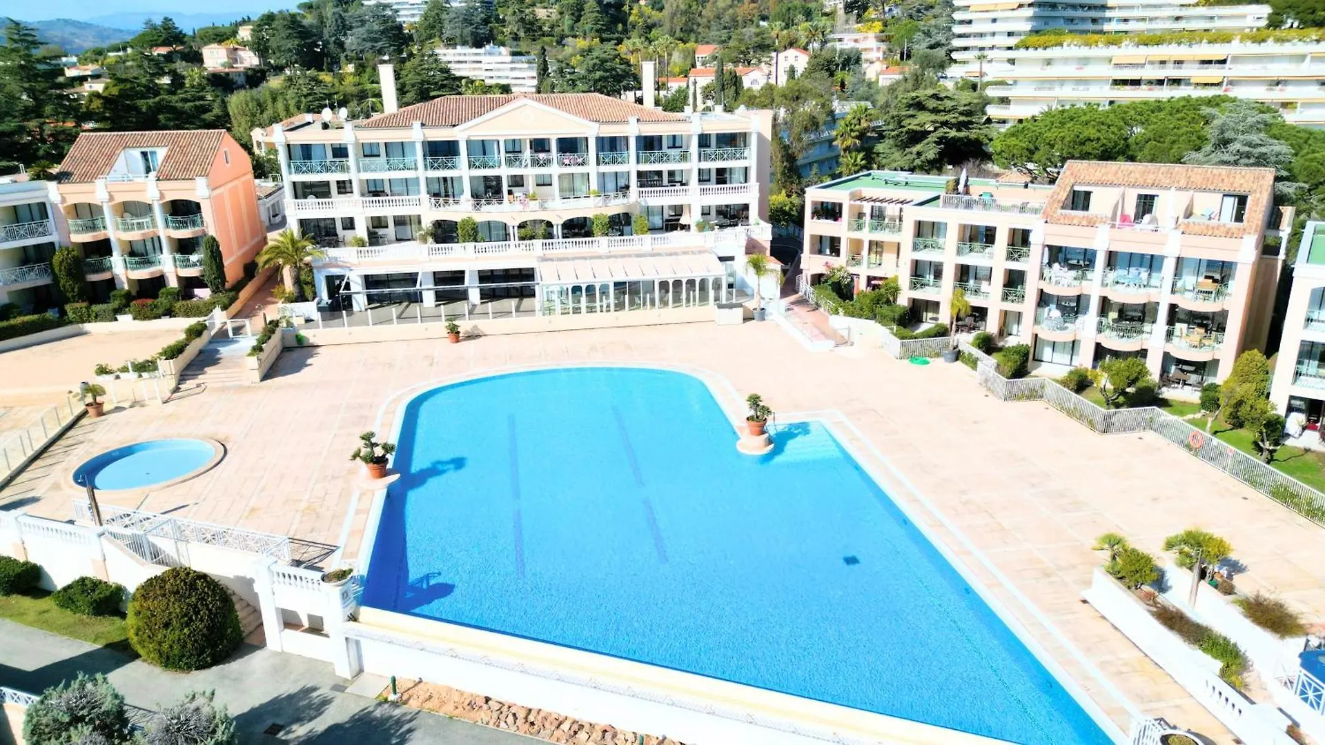 Apartment Appartement 0321, Piscine - Parking - Proche Plages - Palmazur Vacances Cannes