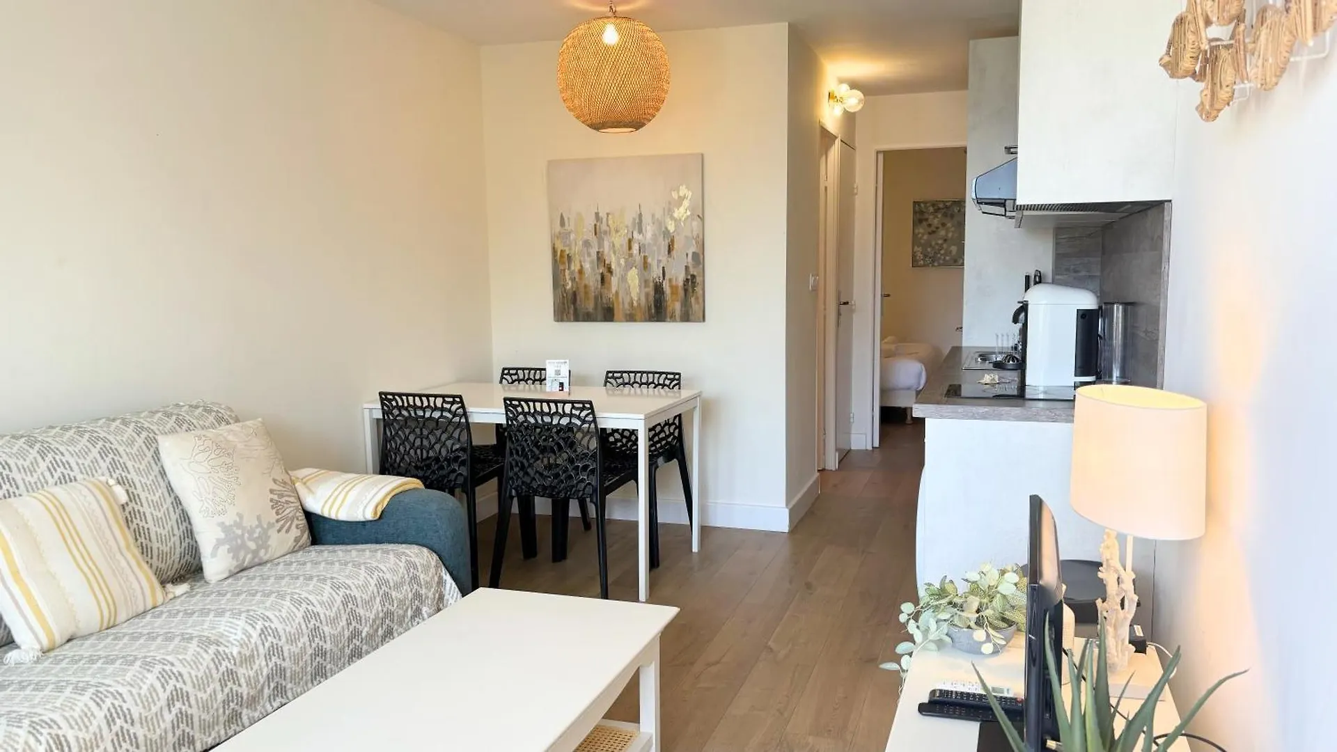 Appartement 0321, Piscine - Parking - Proche Plages - Palmazur Vacances Cannes France